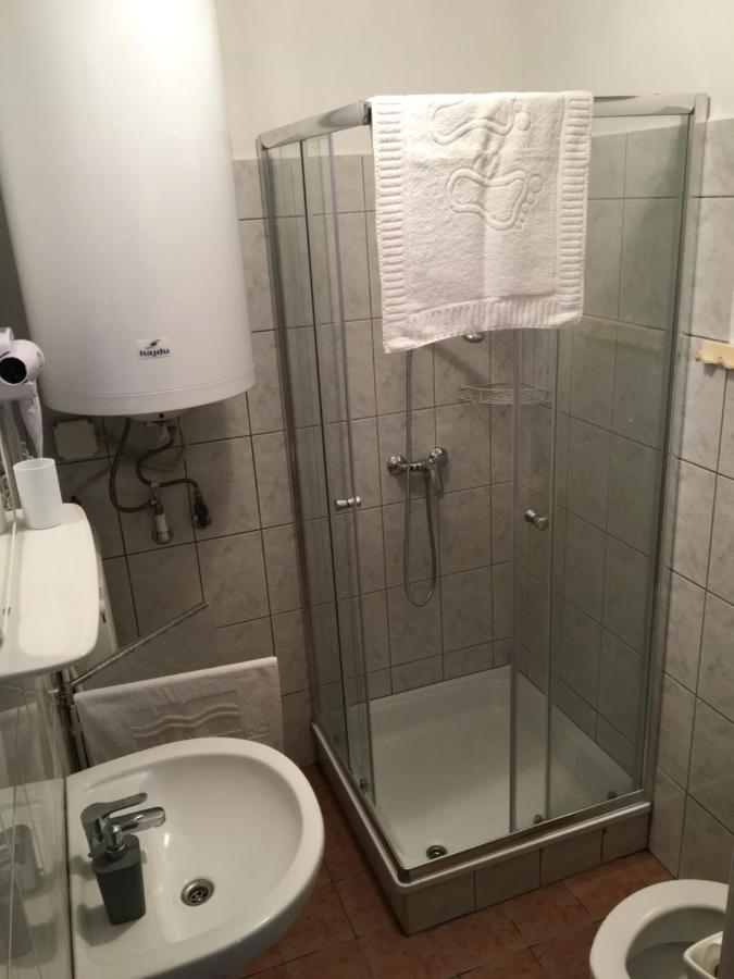 Devenyi Vendeghaz Apartment Csesznek ภายนอก รูปภาพ